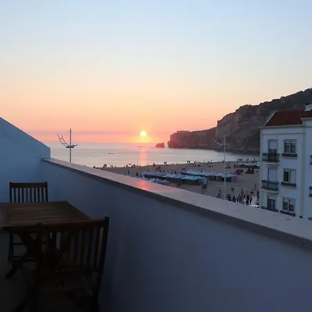 Coral House Nazaré